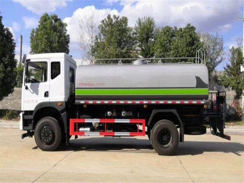 东风天然气洒水车厂家