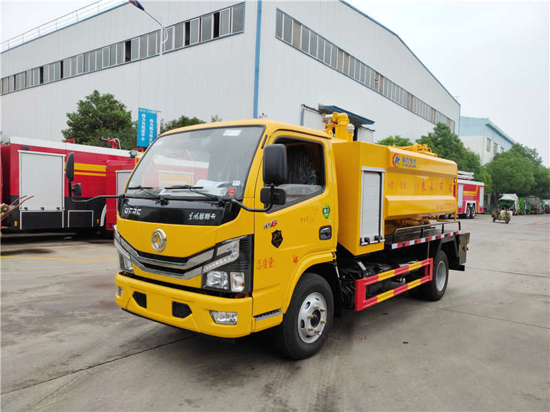 东风小多利卡清洗吸污车价格多少钱？请来电咨询厂家直销电话：152-7288-0490邹经理。