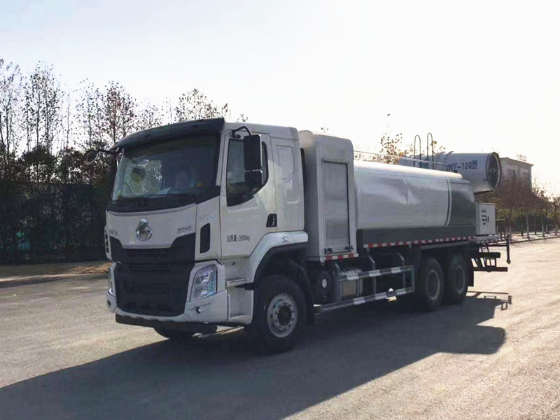 国六柳汽后八轮抑尘车