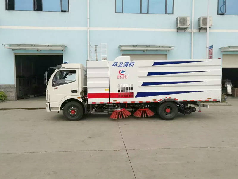 程力威牌CLW5080TSLJ5型扫路车