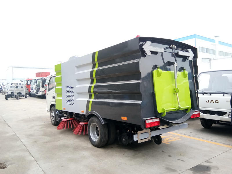 CLW5070TSLD5型扫路车