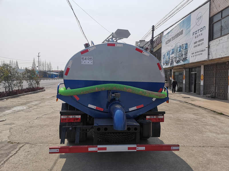 东风多利卡CLW5118GXE5吸粪车