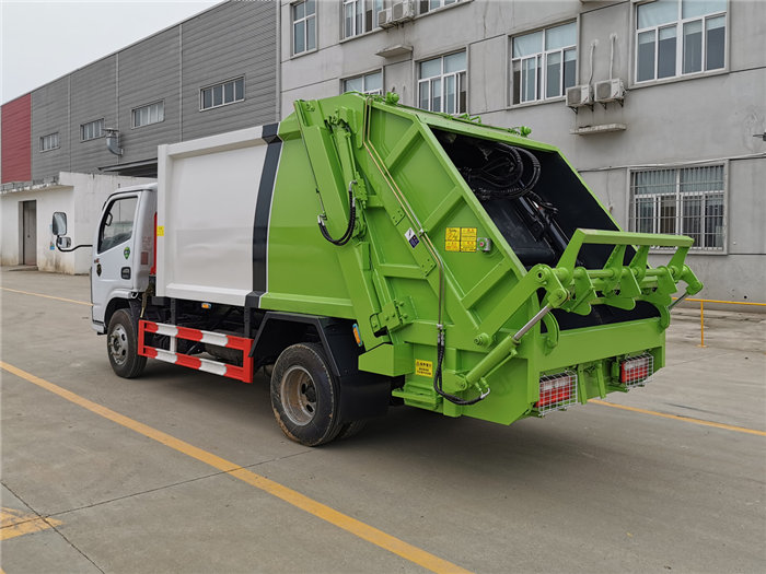 程力威牌CLW5070ZYSD6型压缩式垃圾车