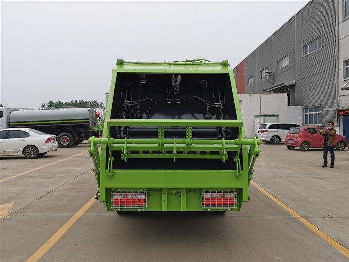 程力威牌CLW5070ZYSD6型压缩式垃圾车