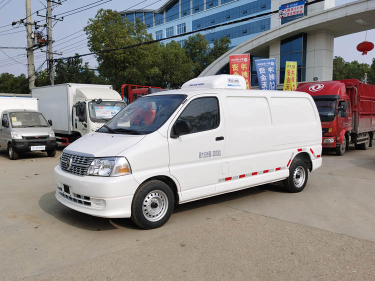 国六金杯快运面包冷藏车