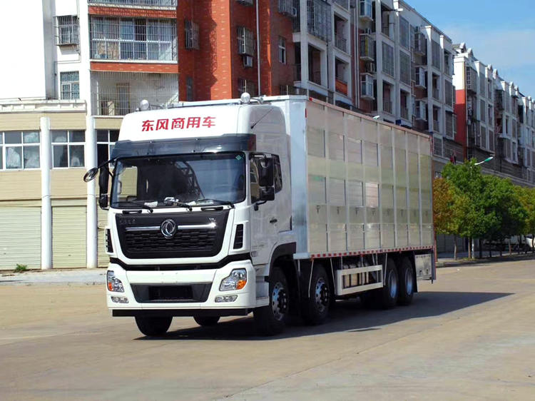 东风天龙前四后八畜禽运输车