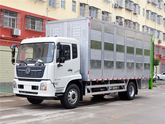 东风天锦运猪车