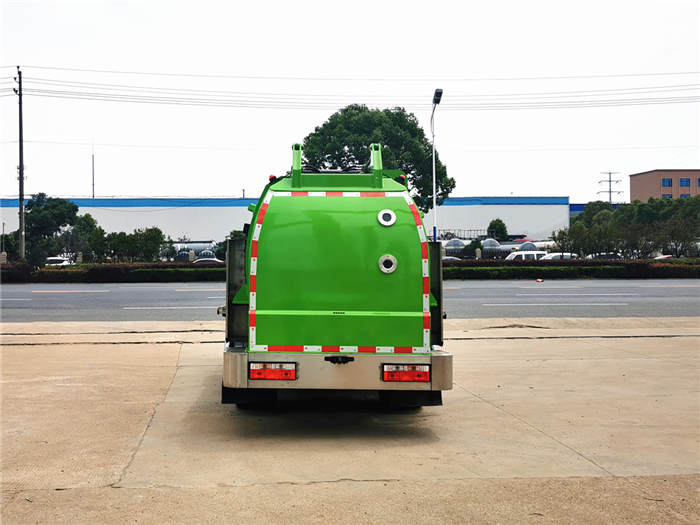 程力威牌CLW5071TCA6餐厨垃圾车