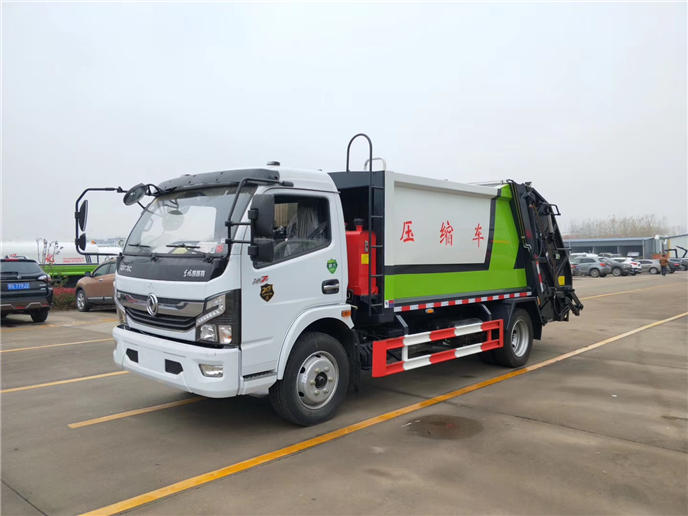 程力威牌CLW5120ZYS6KL型压缩式垃圾车
