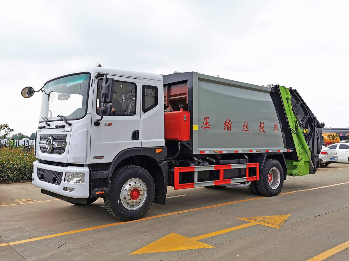 程力威牌CLW5180ZYS6型压缩式垃圾车